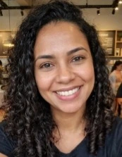 Fernanda R.